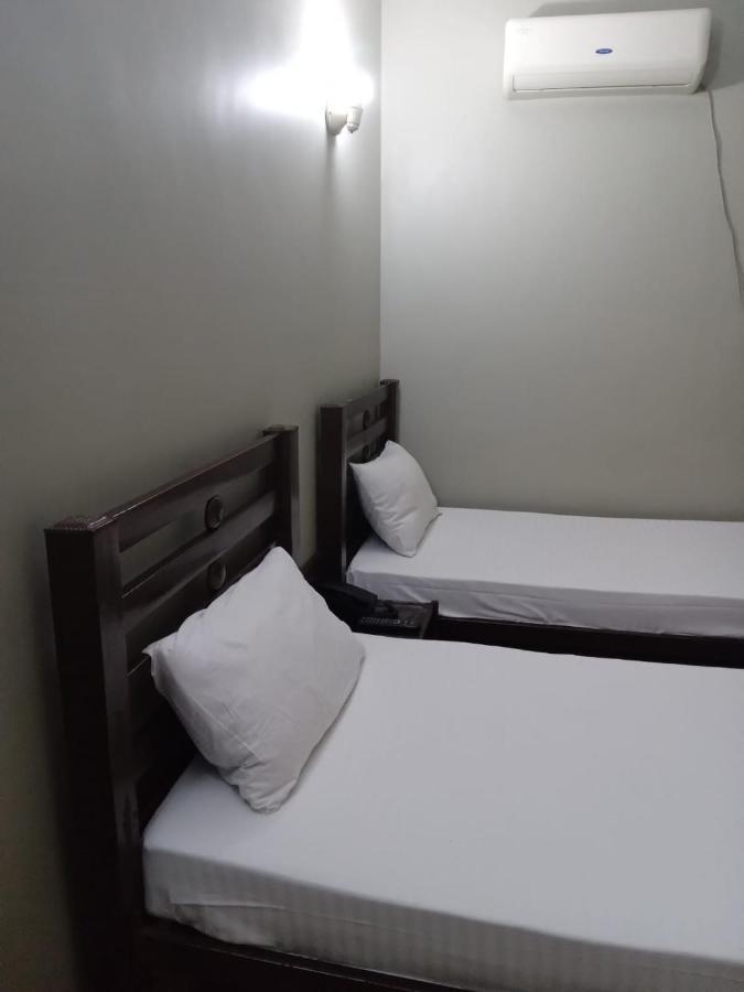 New Hotel Chilton Karachi Esterno foto